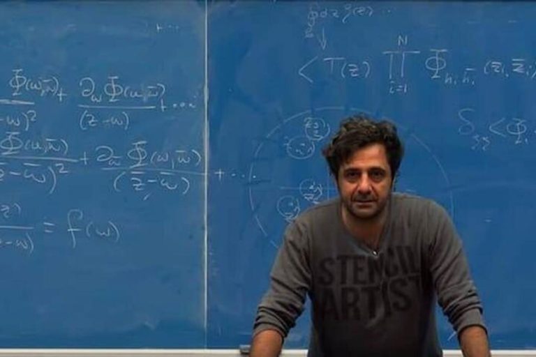 Un físico argentino sintetiza la teoría de cuerdas: integrando física cuántica y relatividad