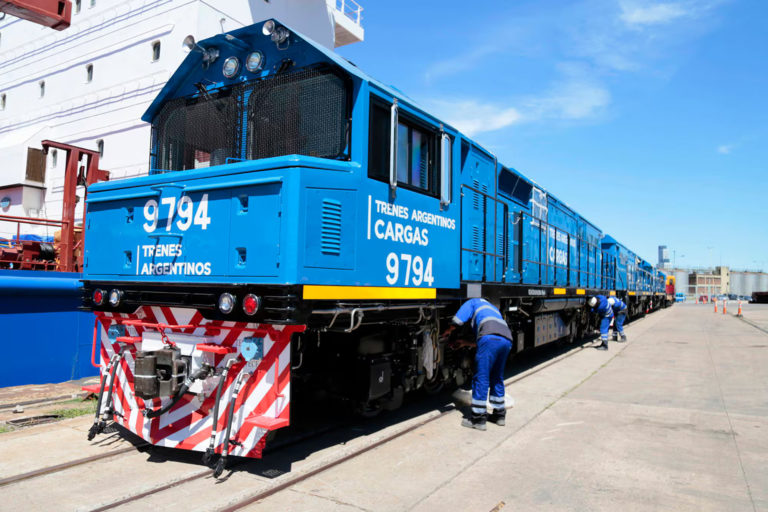 Las privatizaciones por us$ 2.300 millones que ya van a llegar, según Caputo