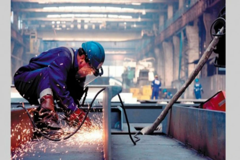 La economía creció apenas 0,2% en los últimos 12 meses. Cayó 0,5% en mayo