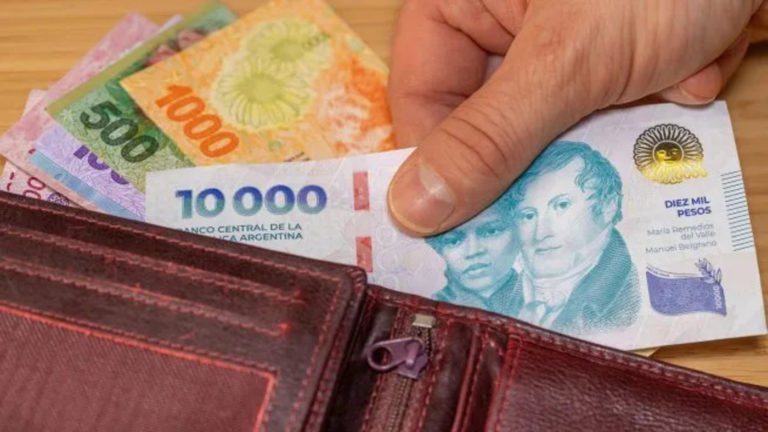 Los salarios registrados volvieron a caer en mayo. Acumulan una pérdida de 4,2% en 9 meses