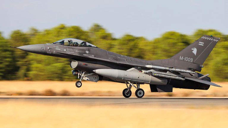 Interrogantes sobre los aviones F-16 que compró el gobierno – Opina AgendAR