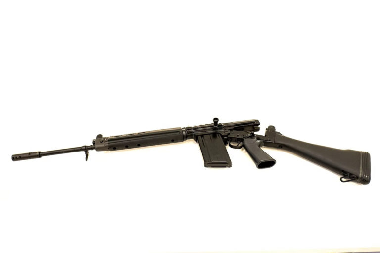 Fabricaciones Militares relanzó el FSL, la versión semiautomática del FAL