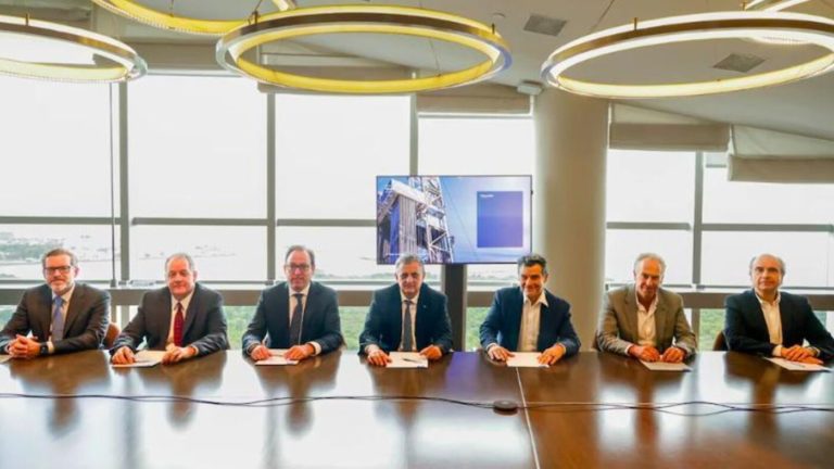 El nuevo capitalismo local, entre los 20 mayores exportadores de petróleo. Va por el top 10 del cobre
