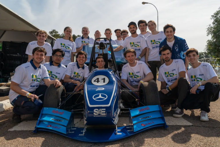 Estudiantes de Ingeniería de la UBA construyeron el primer monoplaza que compitió a nivel internacional