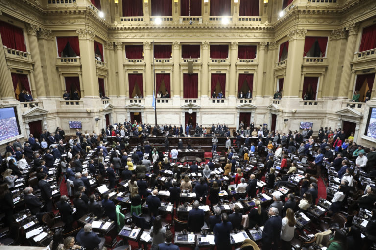Nuevas generaciones en la defensa del programa nuclear argentino – Video y comentario