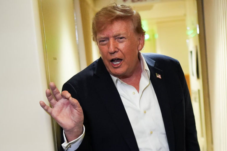 Trump rechaza las advertencias sobre la IA, y habla de una “conspiración enfermiza”. La posición de China