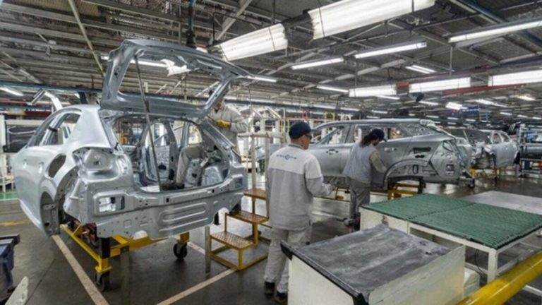 Stellantis paraliza 45 días su planta en Córdoba y suspende trabajadores
