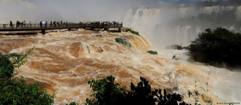 Cierran accesos a las cataratas del Iguazú por las crecidas de «El Niño»