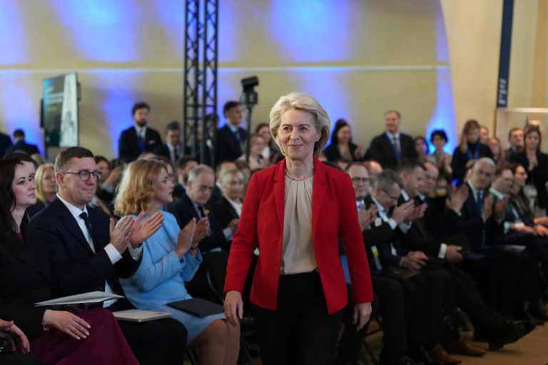Aviso en IDEA: «Argentina necesita una estrategia propia hacia China». También hacia EE.UU.